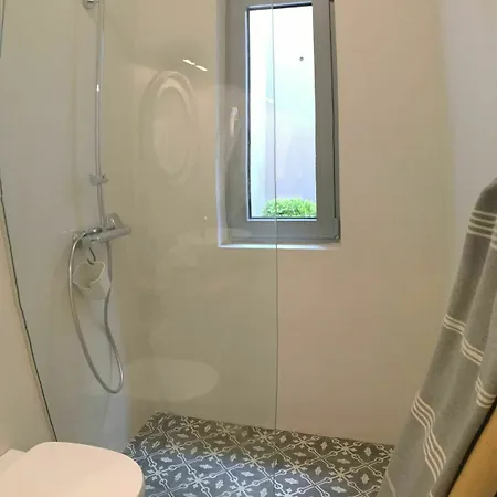 Anemos Luxury Pondi